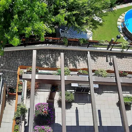 Apartment La Terrazza Casa *